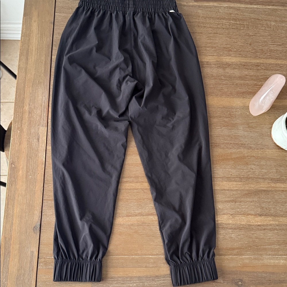 Vuori Charcoal Women's Joggers